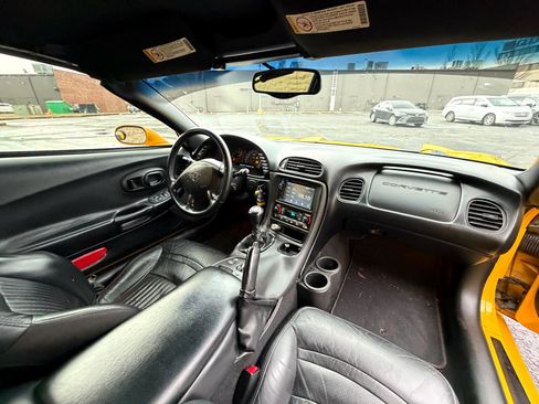 Used 2004 Chevrolet Corvette Convertible w/ Preferred Equipment Group image 12