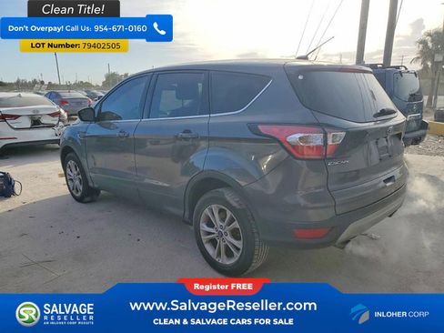 Used 2017 Ford Escape SE image 3