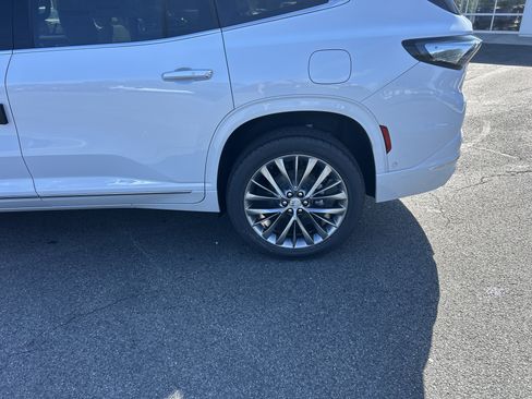 New 2026 Buick Enclave Avenir w/ Super Cruise Package AWD/4WD image 5