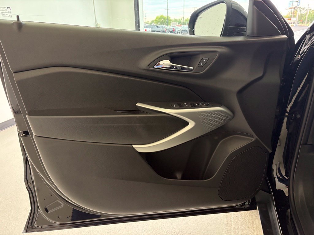 New 2026 Chevrolet Trax LS w/ LS Convenience Package FWD image 24