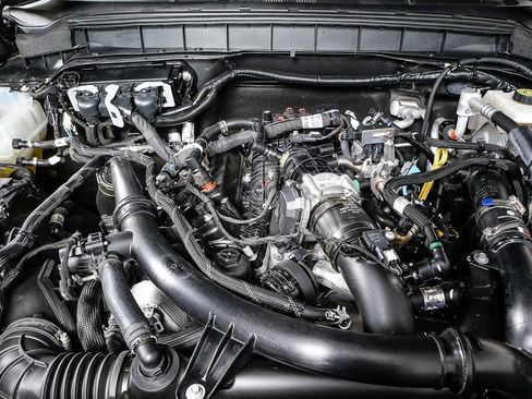 Used 2023 Ford Bronco Wildtrak image 34