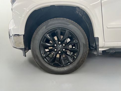 Used 2025 Chevrolet Silverado 1500 LTZ w/ LTZ Premium Package image 32