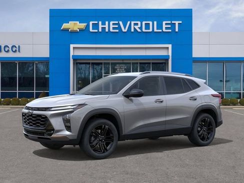 New 2026 Chevrolet Trax ACTIV FWD image 2