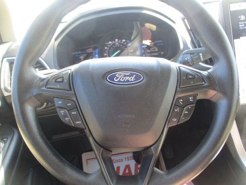 Certified 2024 Ford Edge SE image 10