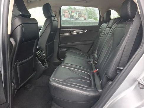 Used 2023 Lincoln Nautilus AWD w/ Premium Package image 11