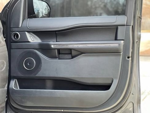 Used 2020 Ford Expedition XLT w/ Equipment Group 202A RWD image 18