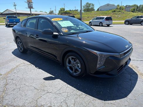 Used 2025 Kia K4 FWD image 1