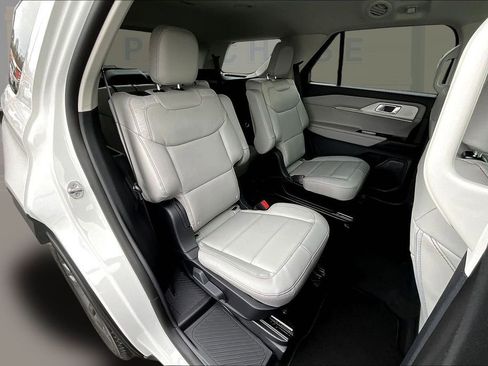New 2026 Ford Explorer Active w/ Active Comfort Package image 10