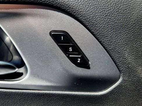 New 2026 Chrysler Pacifica Limited w/ Uconnect Theater Family Group image 12