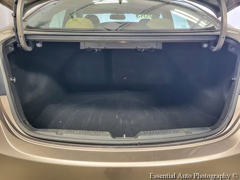 Used 2013 Hyundai Elantra GLS FWD image 18