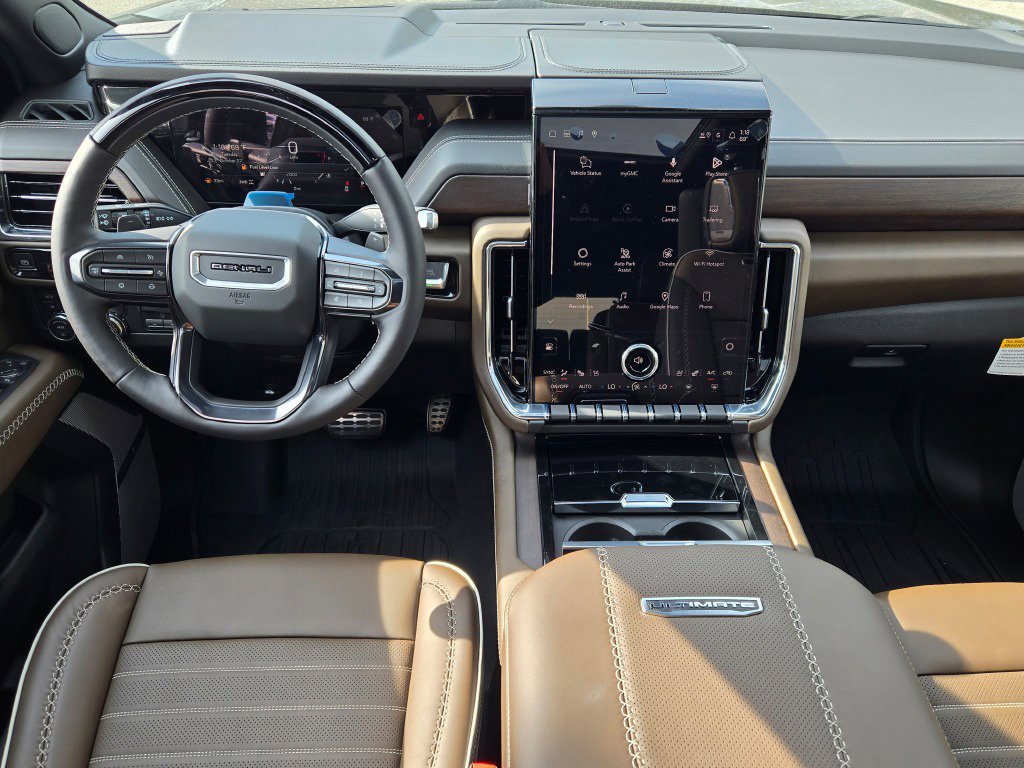 New 2027 GMC Yukon Denali Ultimate w/ LPO, Floor Liner Package AWD/4WD image 3