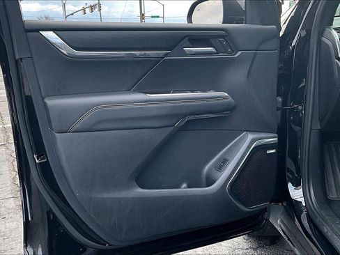 Used 2024 GMC Acadia Elevation image 26