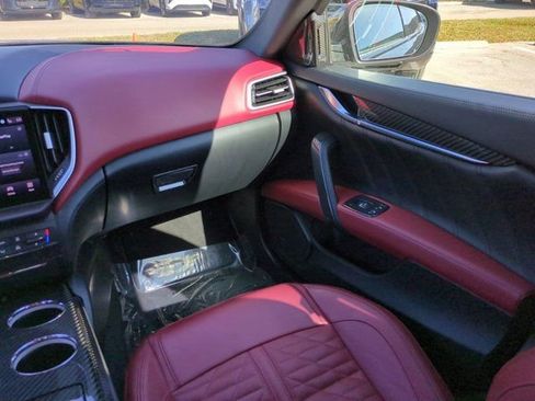 Used 2021 Maserati Ghibli S GranSport image 15