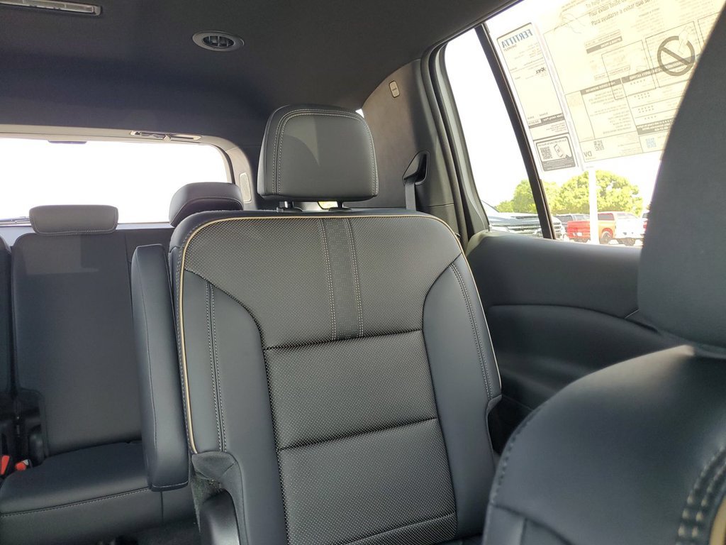 New 2026 Chevrolet Traverse High Country AWD/4WD image 12