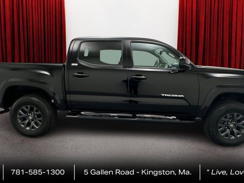 Certified 2023 Toyota Tacoma SR5 AWD/4WD image 4