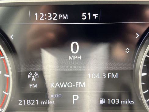 Used 2023 Nissan Rogue SV w/ SV Premium B Package image 15