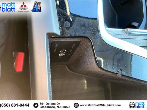 Used 2025 Volvo XC60 B5 Plus image 35