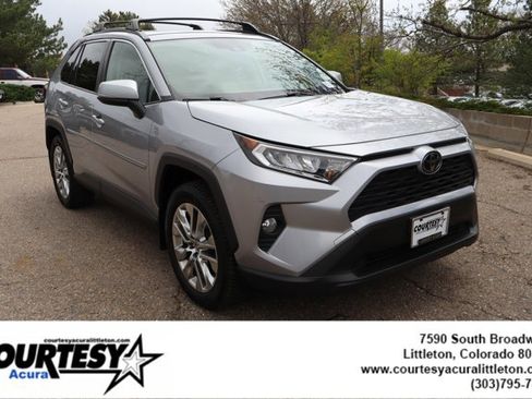 Used 2020 Toyota RAV4 XLE Premium AWD/4WD image 8