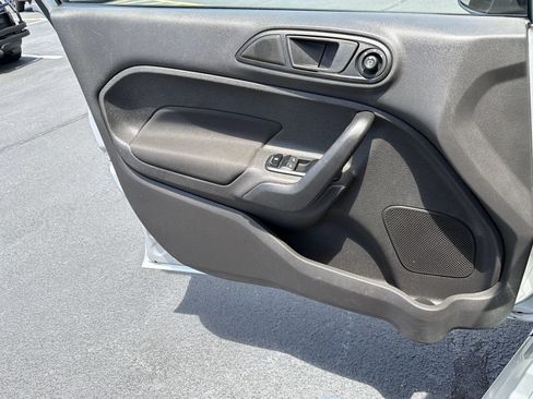 Certified 2018 Ford Fiesta SE FWD image 14