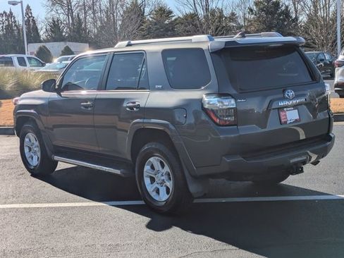 Used 2016 Toyota 4Runner SR5 image 6