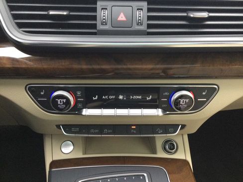 Used 2018 Audi Q5 2.0T Premium Plus w/ Premium Plus Package image 27