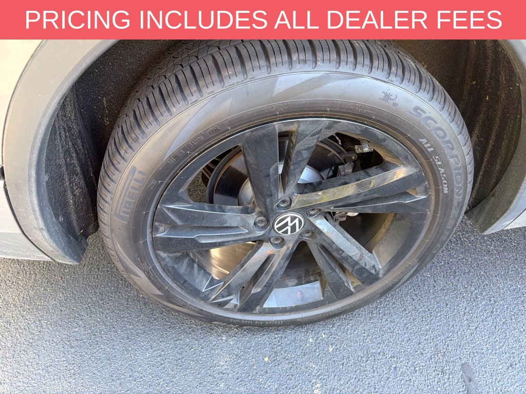 Used 2024 Volkswagen Tiguan SE R-Line AWD/4WD image 7