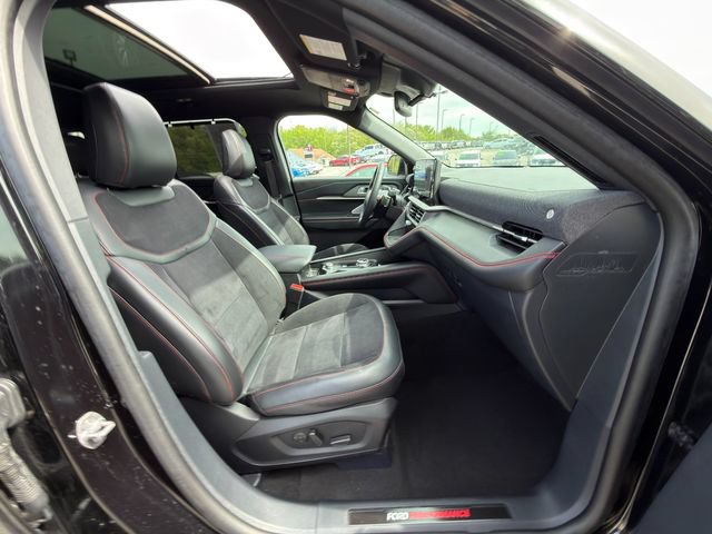 Used 2025 Ford Explorer ST AWD/4WD image 9
