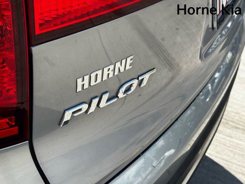 Used 2017 Honda Pilot Touring image 29