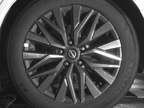 Used 2025 Nissan Altima 2.5 SV image 11