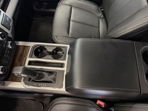 Used 2019 Ford F150 Lariat w/ Equipment Group 502A Luxury AWD/4WD image 17