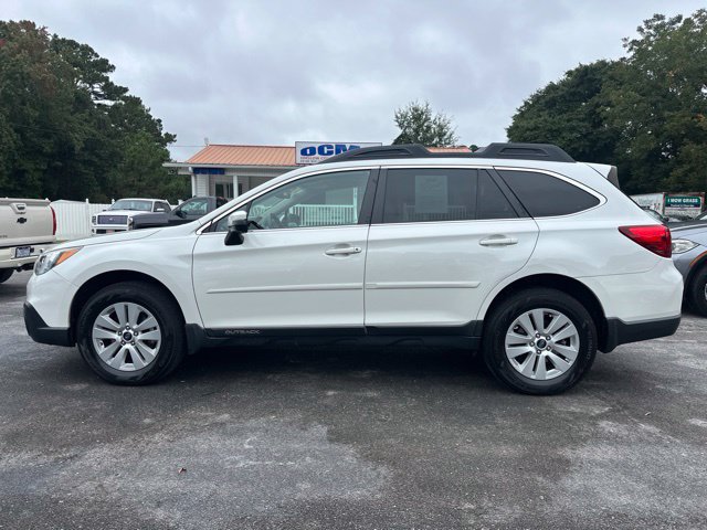 Used 2017 Subaru Outback 2.5i Premium AWD/4WD image 4