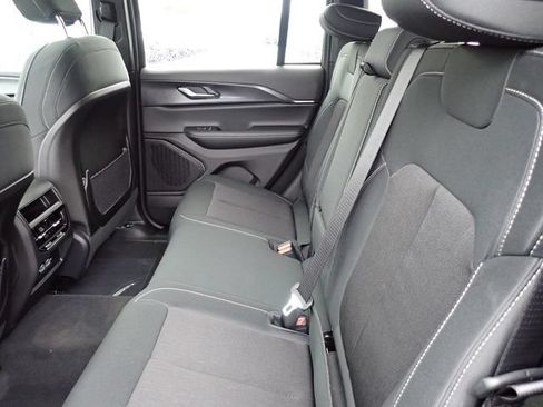 New 2025 Jeep Grand Cherokee Laredo X AWD/4WD image 13