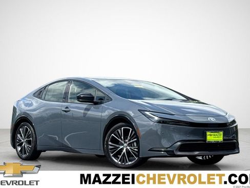 Used 2025 Toyota Prius XLE FWD image 1