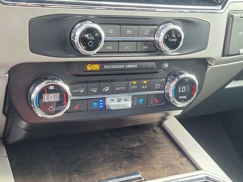 Used 2022 Ford F350 Lariat w/ Chrome Package AWD/4WD image 29