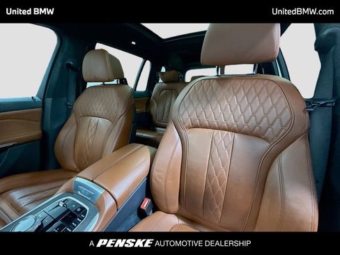 Used 2022 BMW X7 xDrive40i w/ M Sport Package AWD/4WD image 5