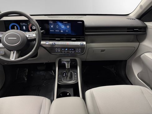 Certified 2025 Hyundai Kona SEL image 11