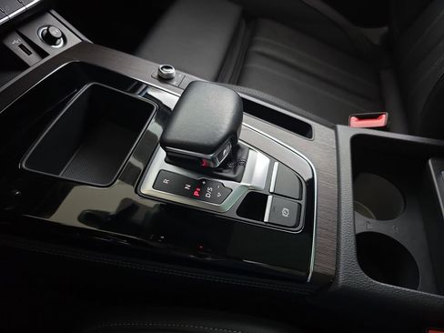 Used 2021 Audi Q5 Prestige w/ Prestige Package image 28