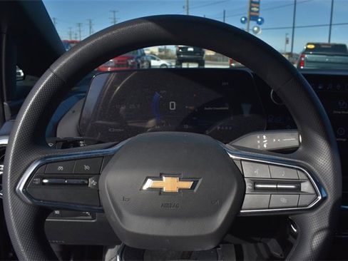 New 2026 Chevrolet Equinox EV LT image 23