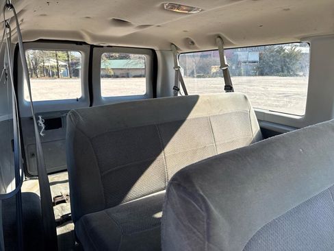 Used 2006 Ford E-350 and Econoline 350 Chateau image 16