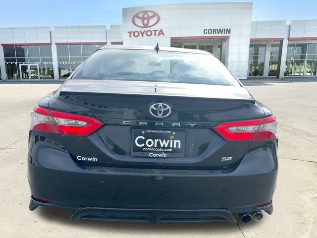 Used 2018 Toyota Camry SE w/ Audio Package FWD image 4