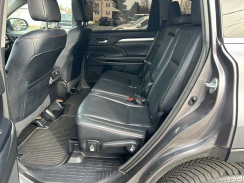 Used 2015 Toyota Highlander XLE image 17