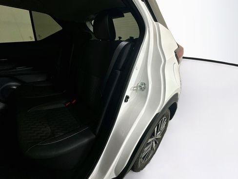 Used 2022 Nissan Kicks SV FWD image 26