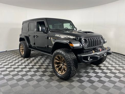 Used 2025 Jeep Wrangler Unlimited Rubicon 392 AWD/4WD image 15