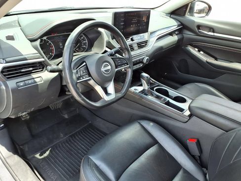 Used 2023 Nissan Altima 2.5 SR w/ SR Premium Package FWD image 25