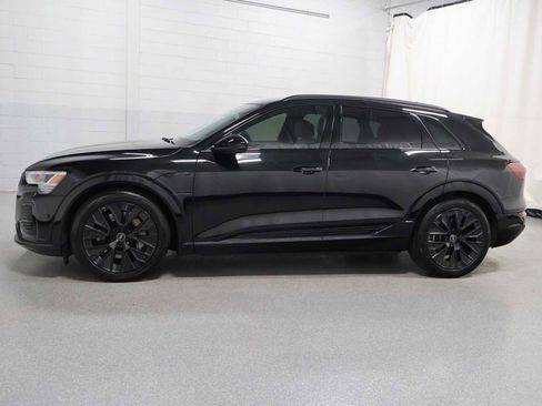 Used 2024 Audi Q8 e-tron Prestige w/ Prestige Package AWD/4WD image 2