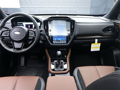 Used 2025 Subaru Forester Touring w/ Touring Package image 9