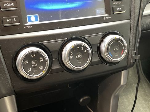 Used 2018 Subaru Forester 2.5i w/ Alloy Wheel Package image 10