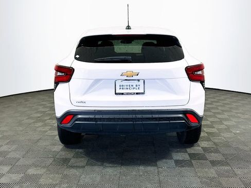 Used 2025 Chevrolet Trax LS FWD image 7
