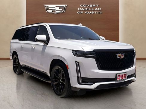 Used 2021 Cadillac Escalade ESV Sport Platinum w/ Heavy-Duty Trailer Package AWD/4WD image 6