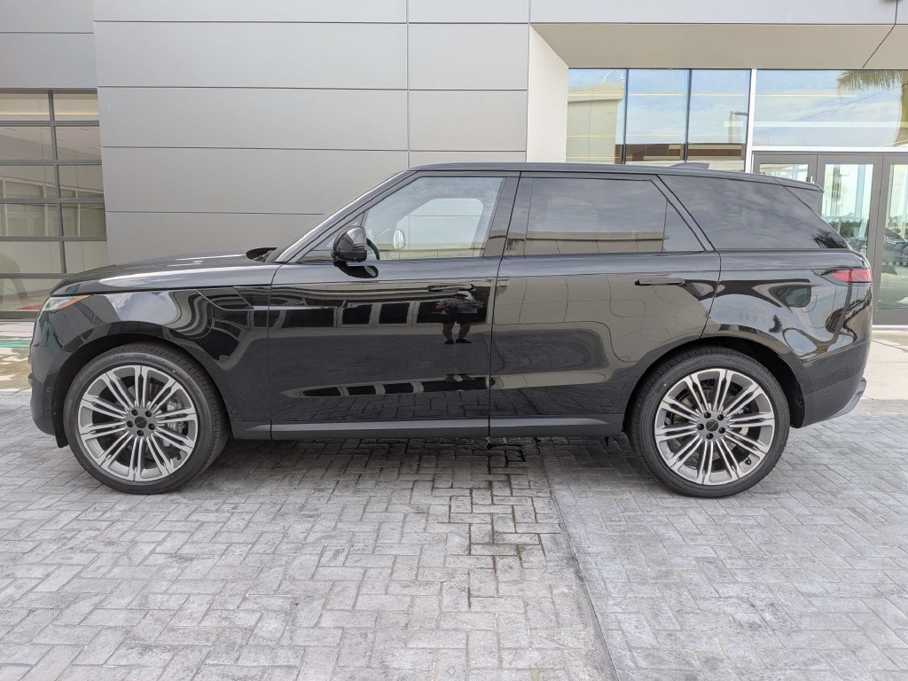 New 2027 Land Rover Range Rover Sport SE AWD/4WD image 2